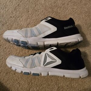 Reebok Black Athletic Shoes with Superior Comfort and Performance